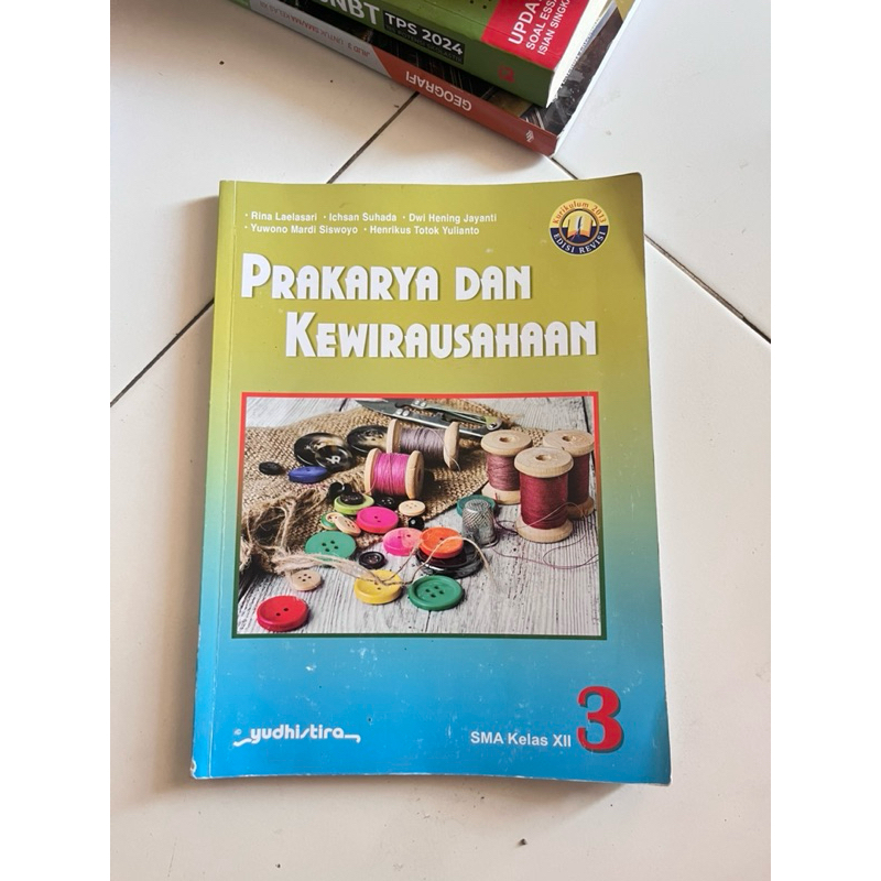 

BUKU PAKET KELAS 12 ERLANGGA YUDISTHIRA. PKWU PENJASORKES PPKN, BAHASA INDONESIA, BAHASA INGGRIS.