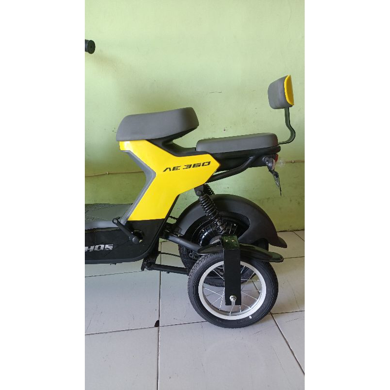 sepeda listrik aghatos modif roda tambahan