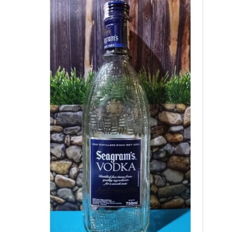 PROMO  Botol kosong bekas Seagrams untuk hiasan pajangan dan koleksi ,hiasan kamar dan ruang tamu de