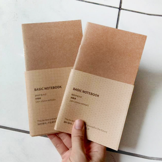 

NOTEBOOK BUKU CATATAN A6 Dotted / Grid Basic untuk jurnal travel desain minimalis vintage - BROWNYBEIGE