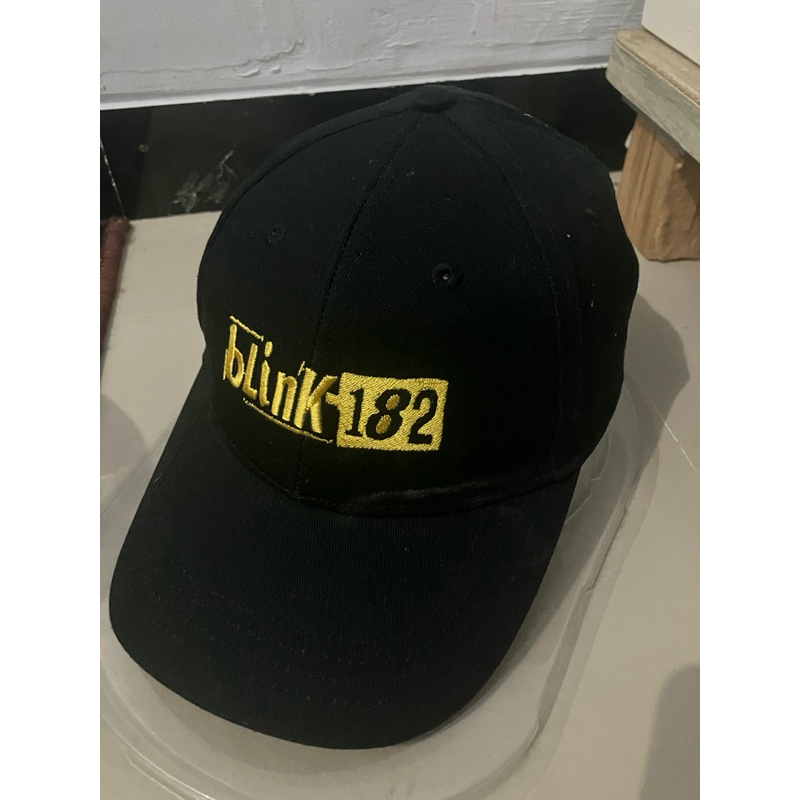Topi Blink 182