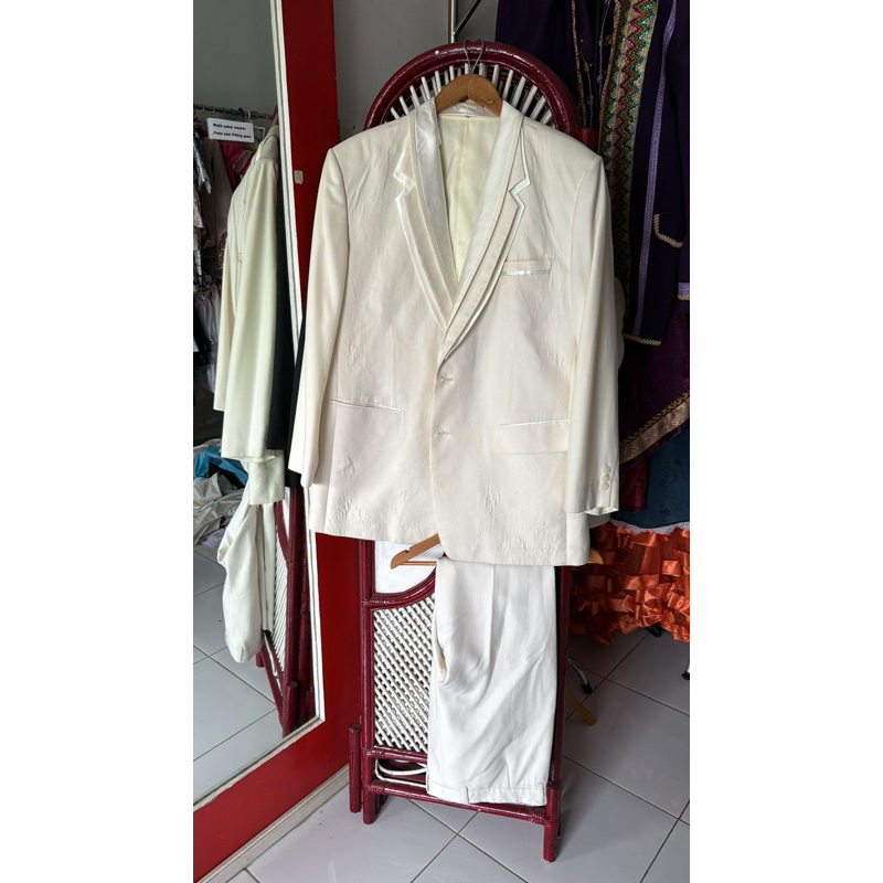 Jas pria korean look warna krem dan putih lis hitam