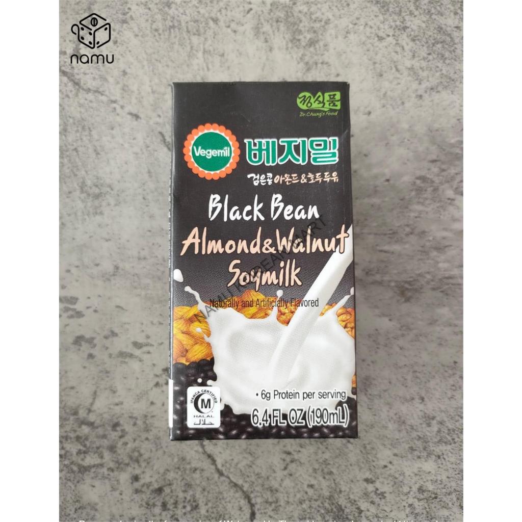 

Vegemil Blackbean Almond & Walnut Soymilk 190ml KEMASAN KOTAK / Sari Kedelai Dengan Kacang Almond / Susu Kacang Korea / Korean Black Bean Almond & Walnut Soymilk