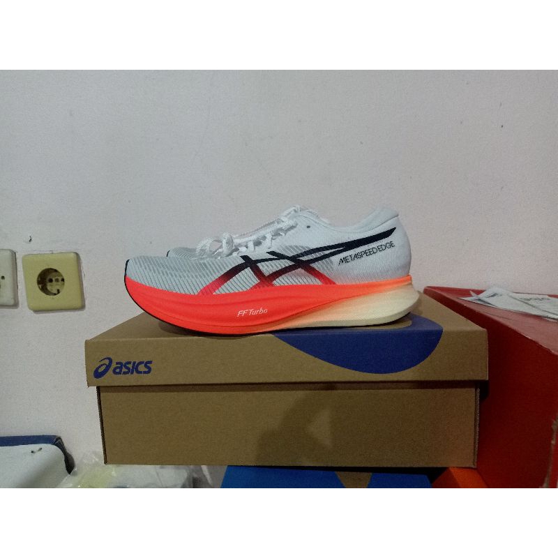 SEPATU LARI PRIA ASICS METASPEED EDGE PLUS WHITE/BLACK ORIGINAL