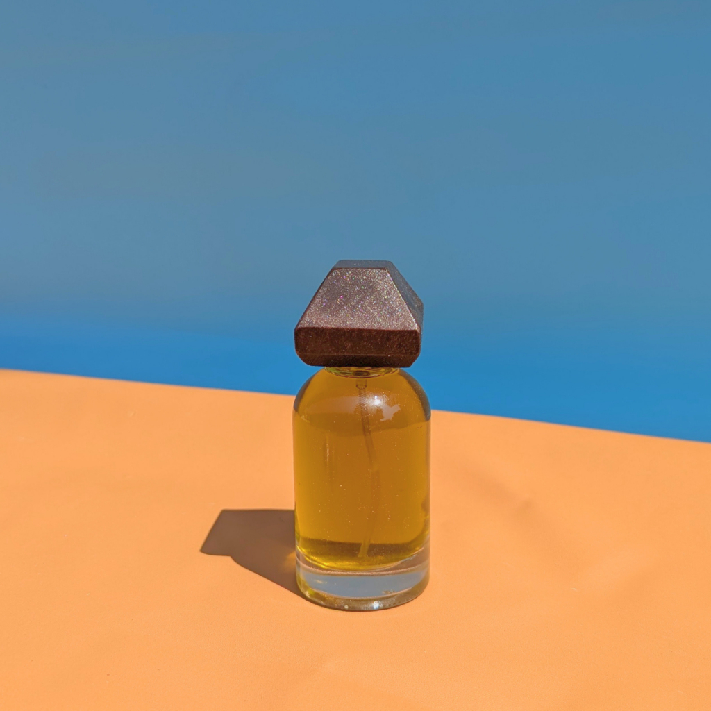 Tutup botol parfum kayu piramid - tutup botol unik