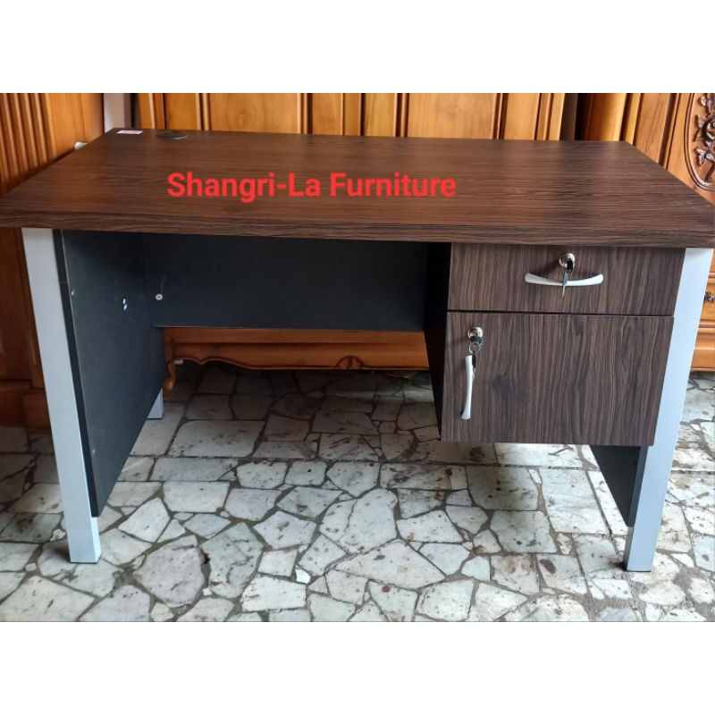 Meja Kantor VIP MM 501