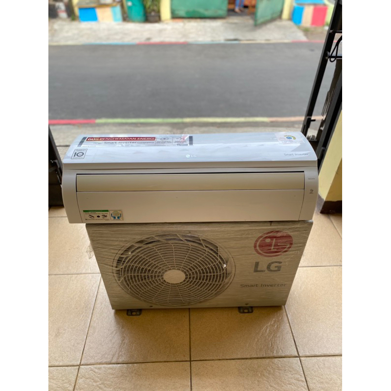 AC LG SMART INVERTER 1pk second like new T10EV4