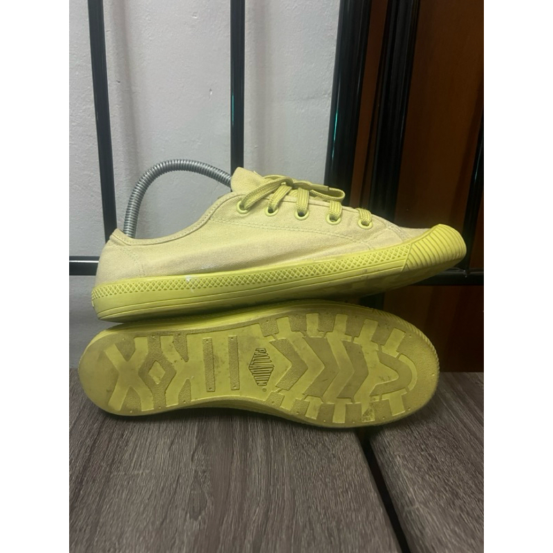 sepatu second palladium low size 39