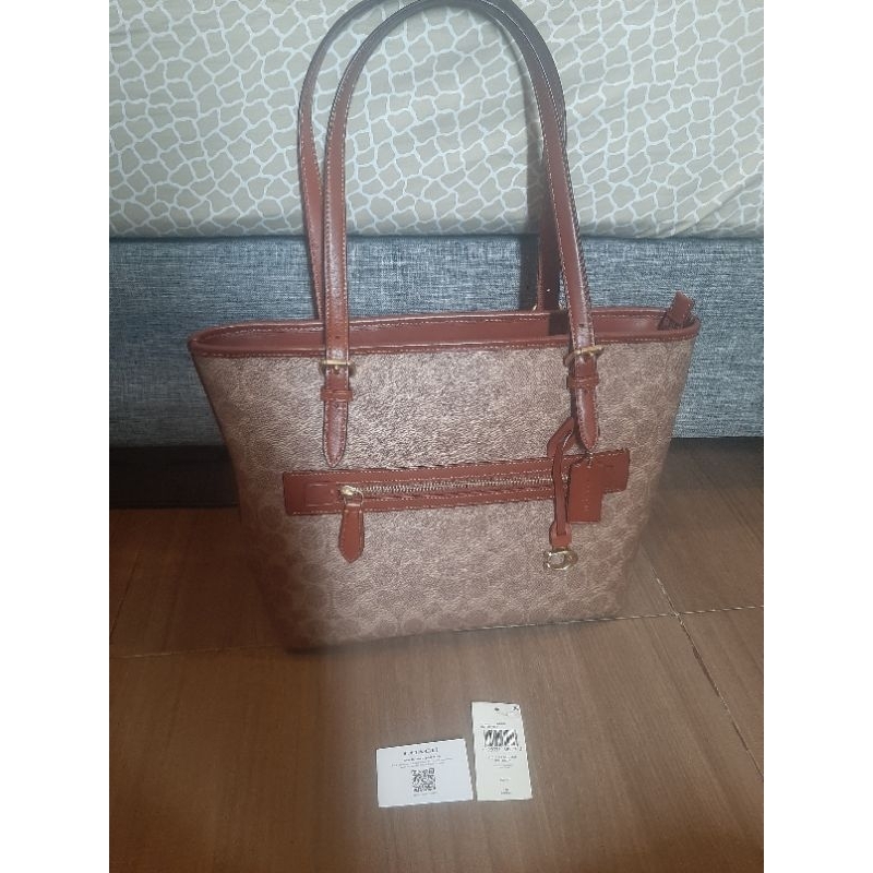 NWT coach tyler tote tan rust