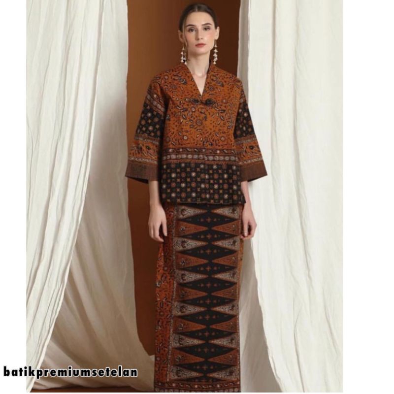 SETELAN WANITA BATIK BY INDONESIA BUTIK