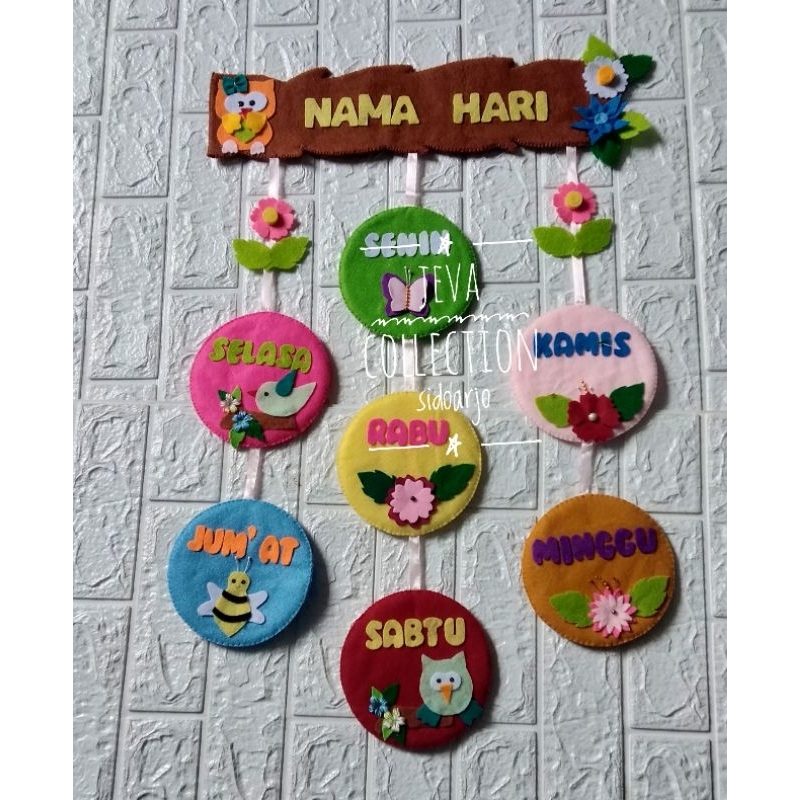 hiasan dinding / kelas nama hari