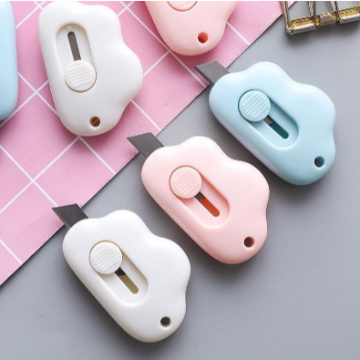 

Cutter Mini Karakter Pisau Pemotong Kertas Mini Portable/Mini Cutter Lucu Bentuk Awan Pisau Kartun Untuk Alat Tulis Kantor Cutter Por