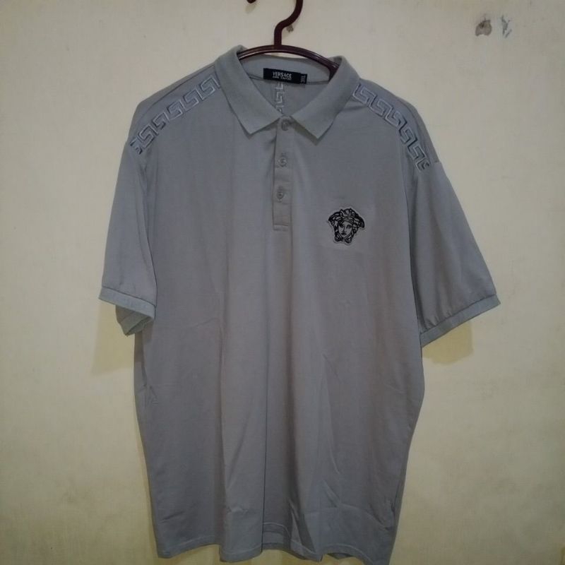 Kaos Kerah Versace Abu