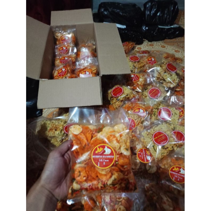 

SEBRING BASRENG MIE KRIWIL KERING 70gr -Pembelian >40rb free 1 varian random ukuran 70gr & 150gr - PEDAS CEMILAN TEH CACA BUMBU KACANG/CIKURRRR PEDASSSS