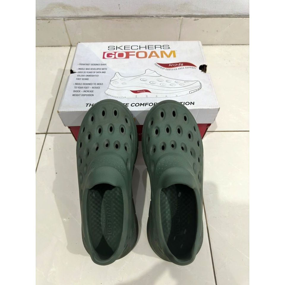 Skechers Go Foam 1 Arch Fit, Like New