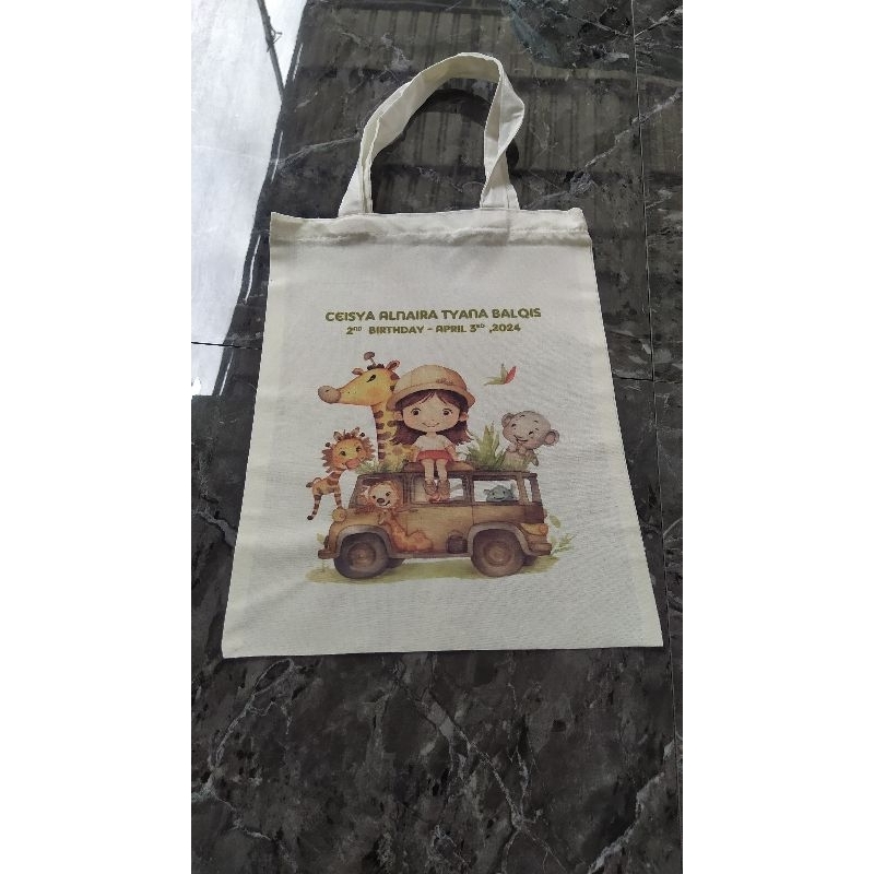 

Totebag blacu murah ukurn 25x30 Custom sablon sublim 2sisi