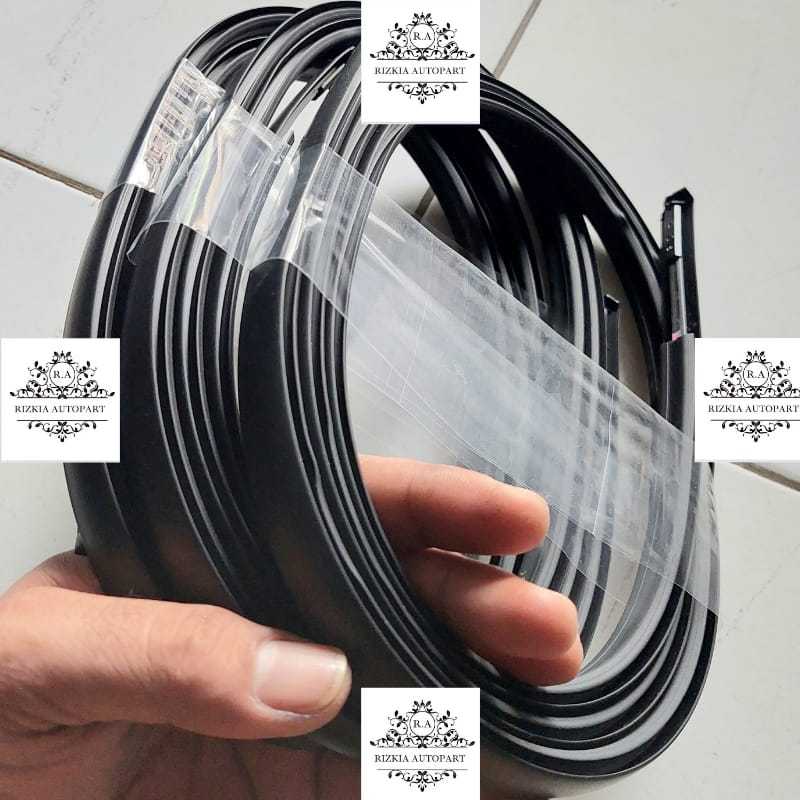 karet roof /list moulding /roof rubber/karet list atap mobil ayla