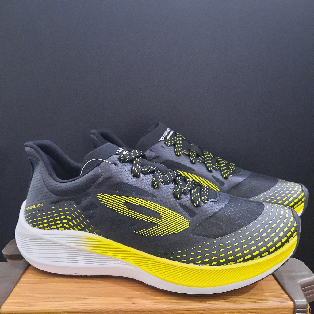 NINETEN HAZE 1.5 SEPATU LARI