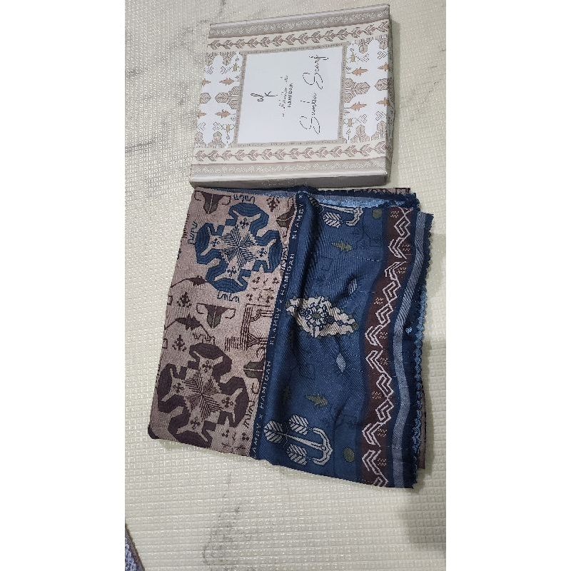 Wearing Klamby x Hamidah scarf (pesanan)