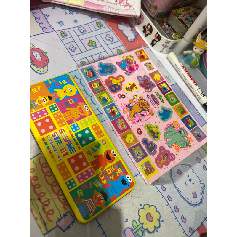 

sesame street sticker tincase