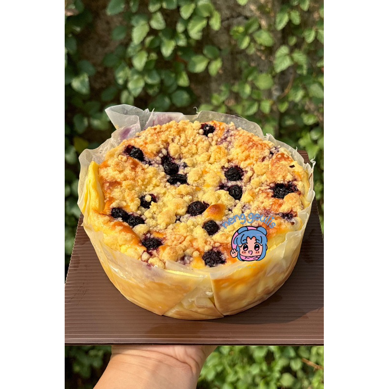 

Burnt Cheesecake - Blueberry Crumbs