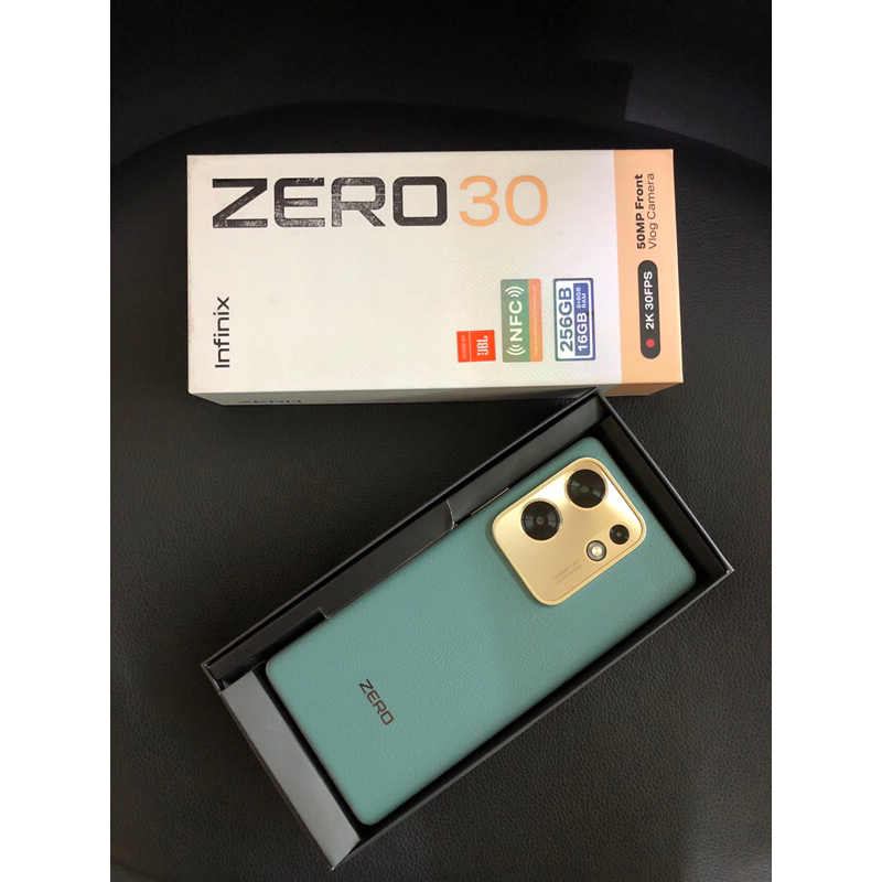Infinix zero 30 ram 8+8/256, Layar Curved Amoled