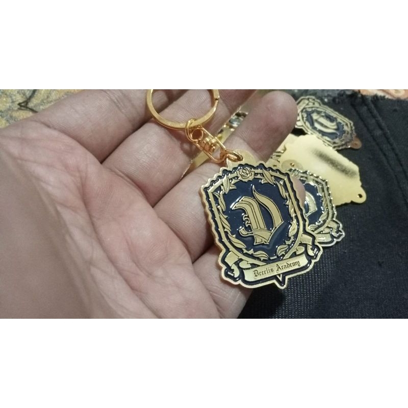 Keychain/Keyring/Gantungan Kunci Enamel Enhypen DECELIS ACADEMY Dark Moon