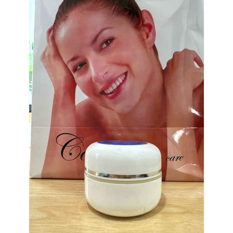 Cream Lipatan Klinik cantik baratajaya surabaya