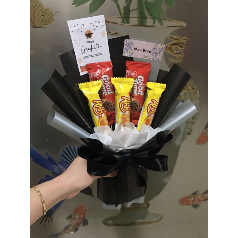 

mini buket ,buket custom, buket Snack mini, buket wisuda murah,hampers ultah,buket Snack ulangtahun,buket Snack murah