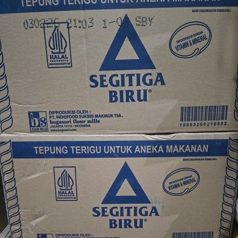 

Tepung terigu segitiga biru bogasari 1 dus isi 12 pcs