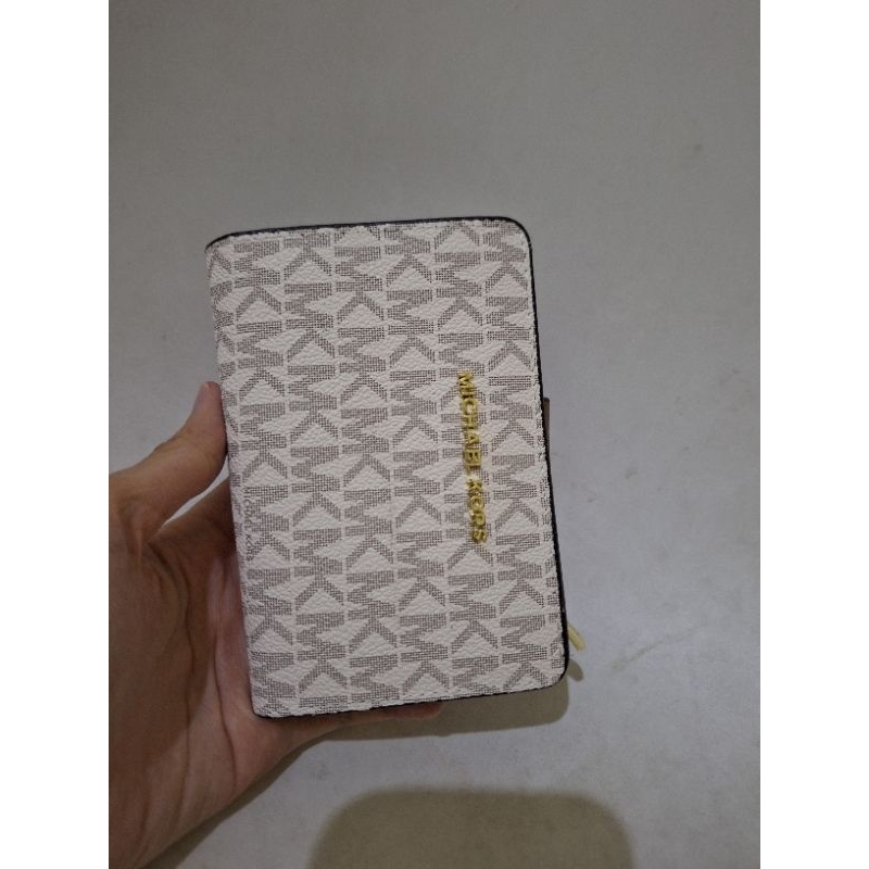 Dompet MK Signature Small