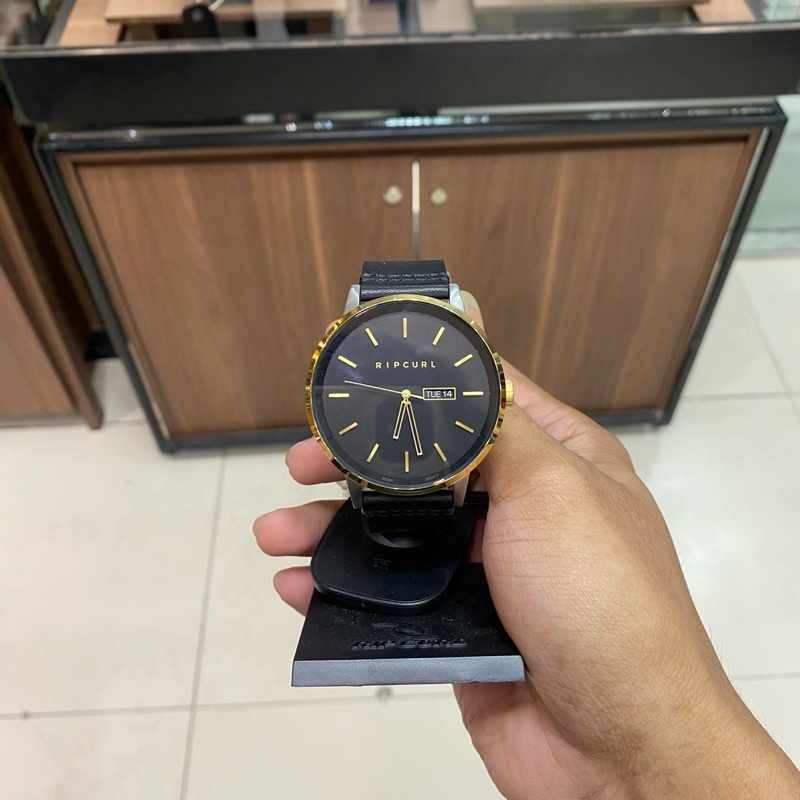 Jam Tangan Ripcurl Detroit Black Gold Leather Original