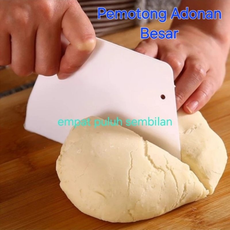 Pemotong adonan Kue - scraper Besar - alat perapih buttercream polos