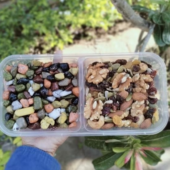 

Coklat Krikil, mix kacang & raisin
