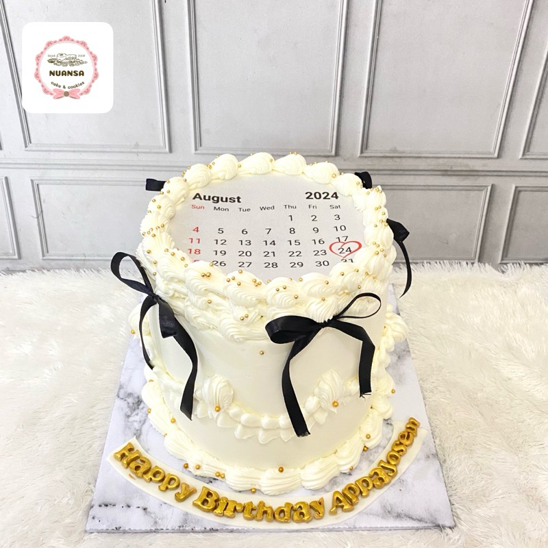 

custom cakes simple buttercream aesthetic