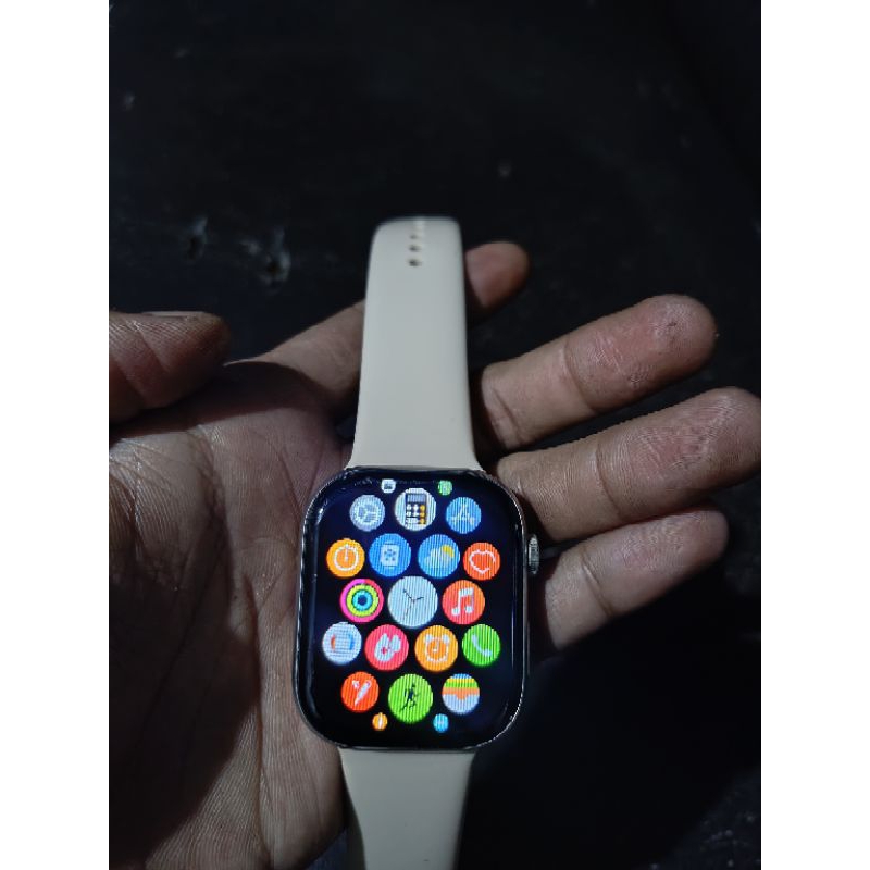 Apple watch series 8 second