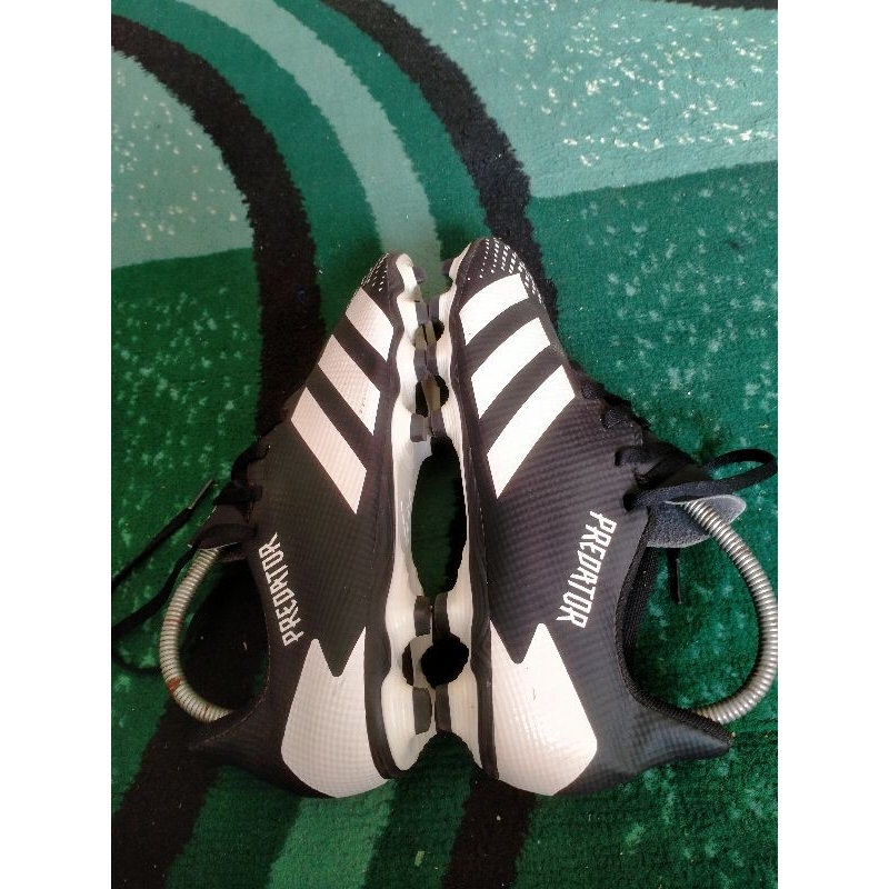 SEPATU BOLA ADIDAS PREDATOR NO 40 SECOND BEKAS ORIGINAL