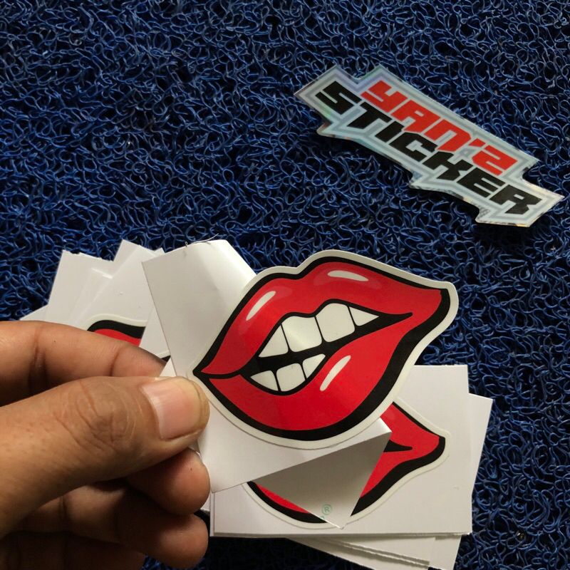 

sticker bibir manja 041