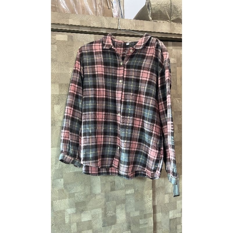 uniqlo tartan tshirt preloved