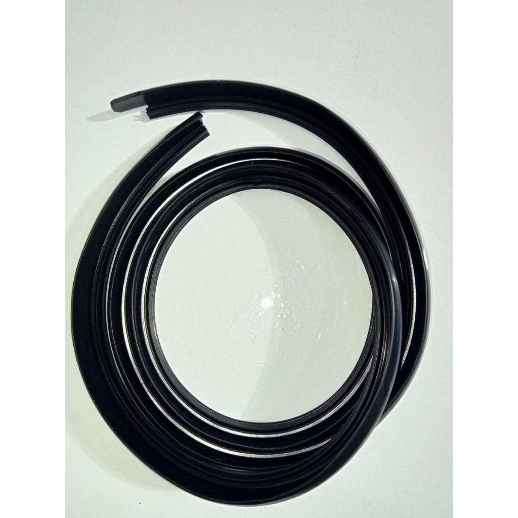 Karet Lis Kaca Bagasi Atas Bawah Mobil Nissan