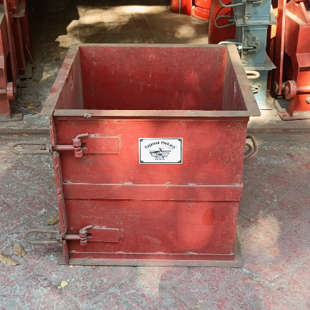 Cetakan kubus beton Uk.50x50x50/Alat cetak kubus beton merk Rajawali