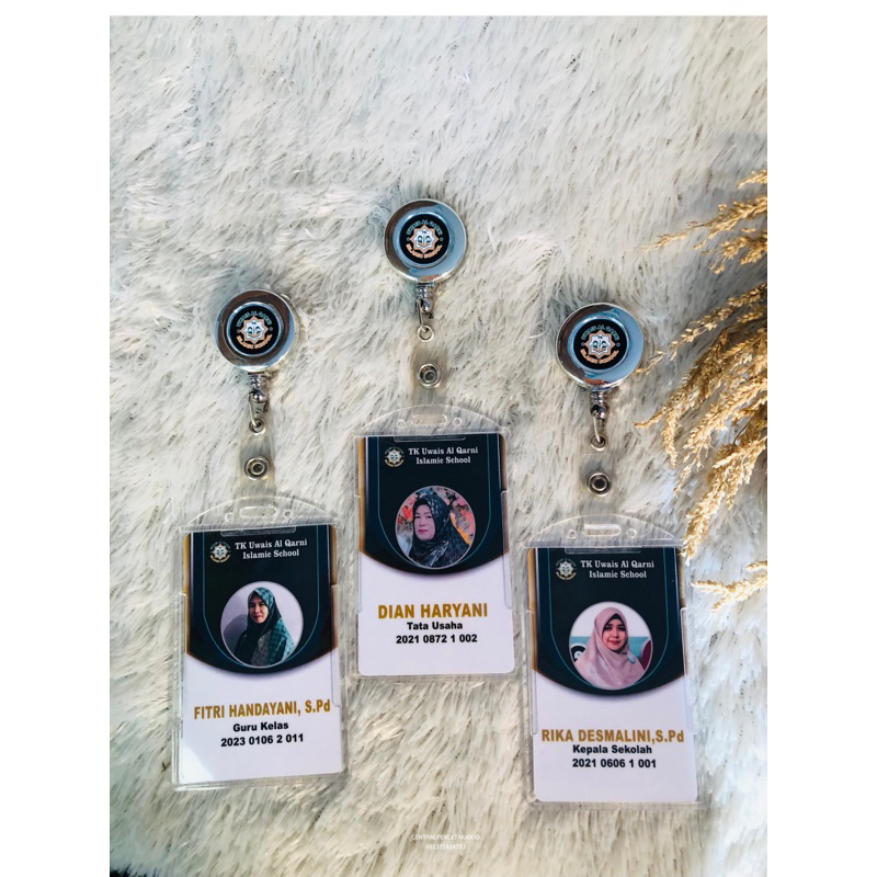 

Cetak ID Card atau Name Tag murah bahan PVC laser gantungan yoyo dan landyard