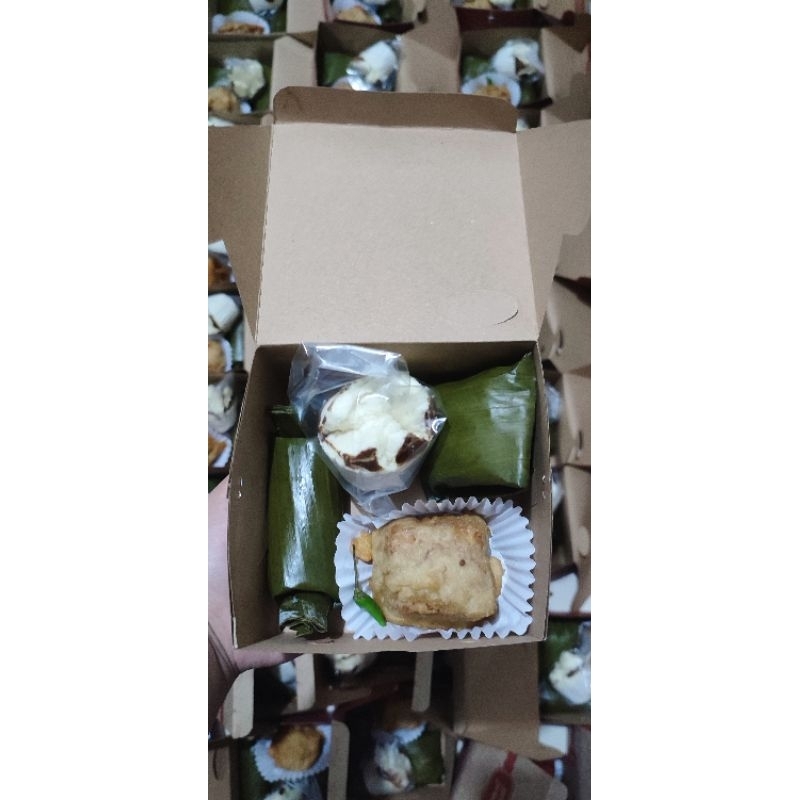 

[LITTLE TASTE SNACK] Snack Box isi 4 | Kue Basah | Kue Tradisional | Bisa Custom