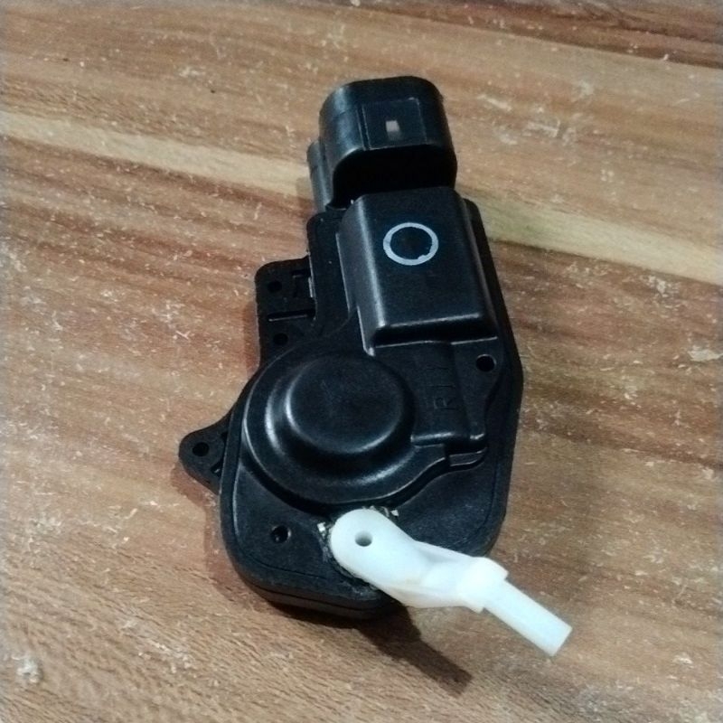 Jual Motor Central Lock Front Bagian Pintu Depan Mobil Avanza Xenia VVT-I Original AISIN Ready Stock