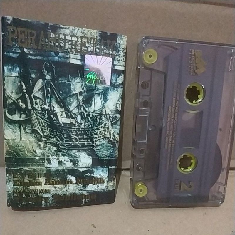 Perahu Retak Kaset Pita