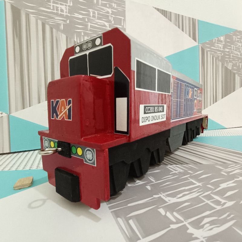 Miniatur Kereta Api Lokomotif CC201 Tahun 1998 - MINIATUR KERETA API KAYU SURABAYA