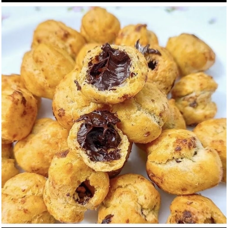 

kue soes kering rasa cokelat