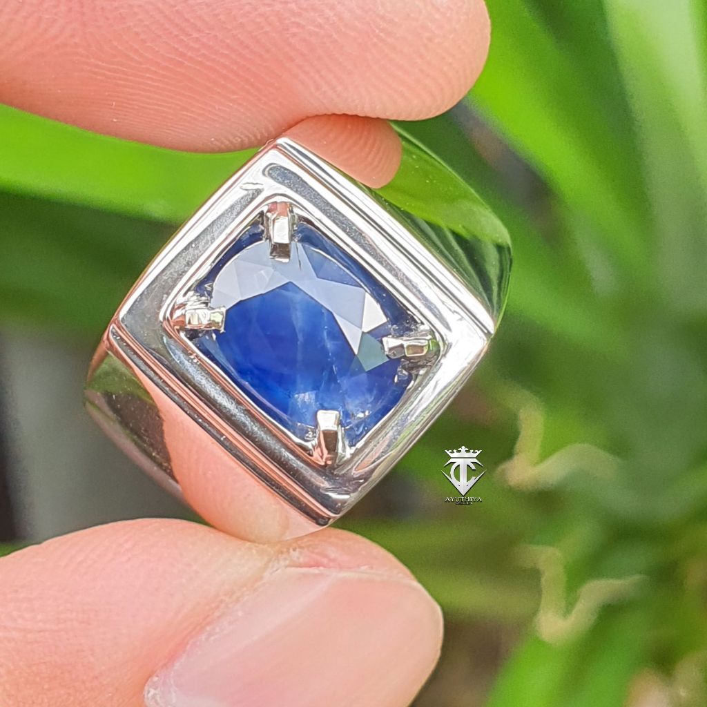 Batu Natural Royal Blue Sapphire SriLanka 1.90 Ct Heated DGL Lab Memo