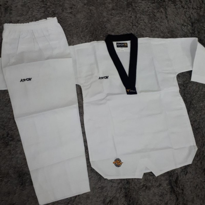 Dobok Taekwondo Kerah Hitam Kwon Victory