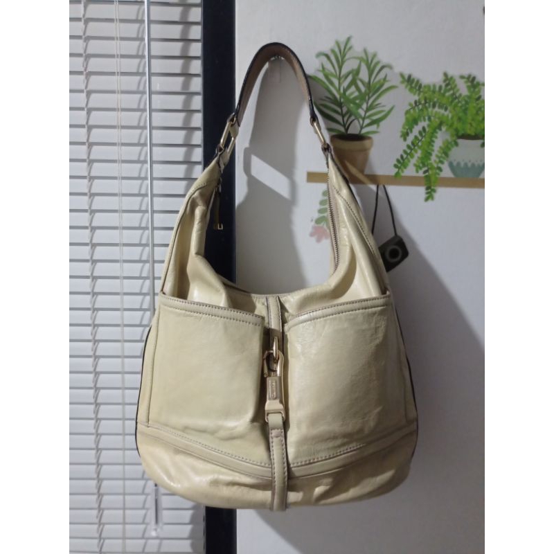 tas preloved Calvin Klein kulit asli model hobo